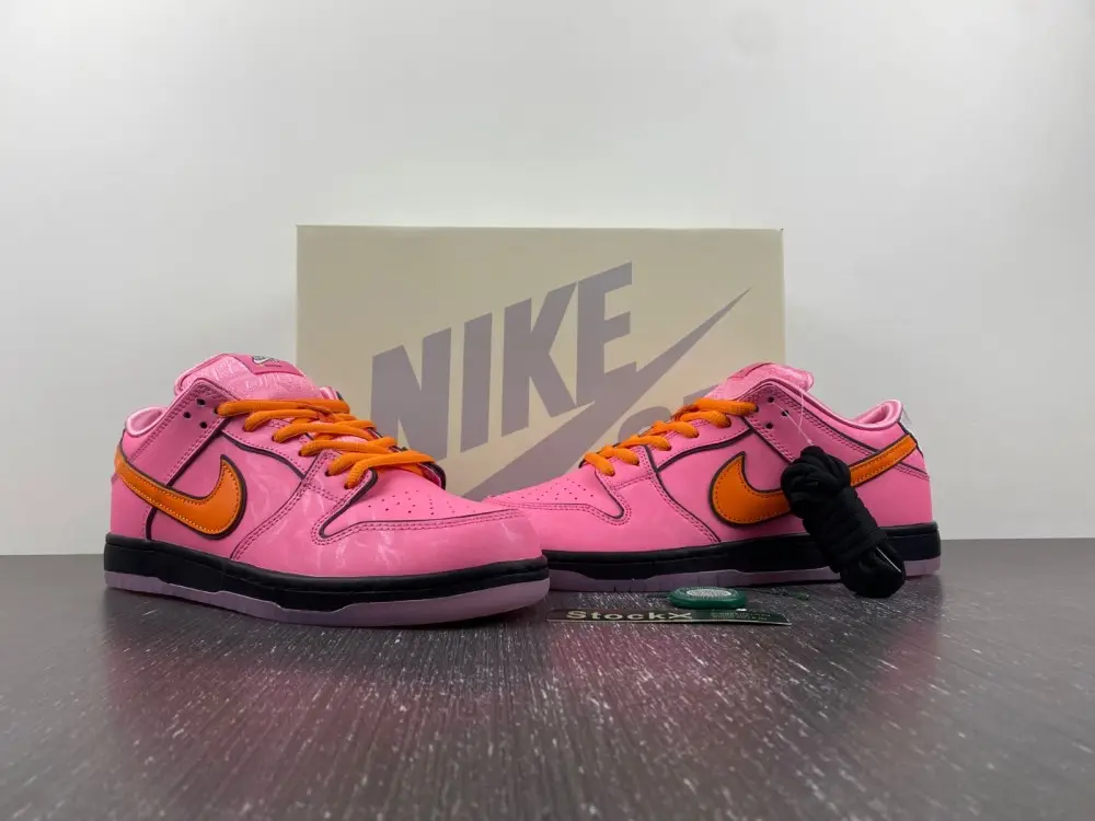 Nike SB Dunk Low “Blossom”The Powerpuff Girls 