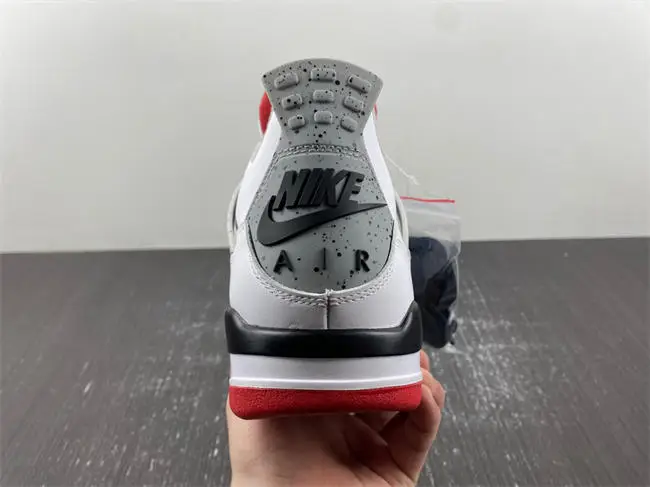 Air Jordan 4 