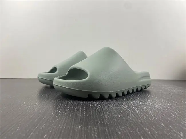 adidas YEEZY SLIDE  DEBEA1355