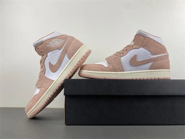 AIR JORDAN 1 MID SE 