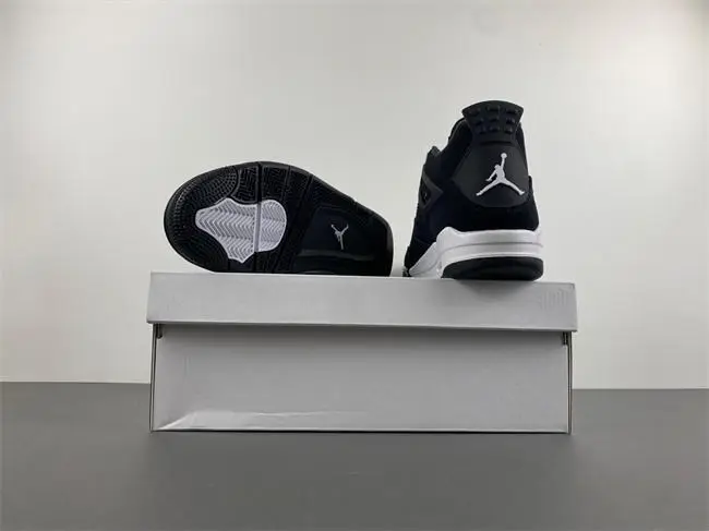 AIR JORDAN 4 RETRO 'WHITE THUNDER'  CBFFB221