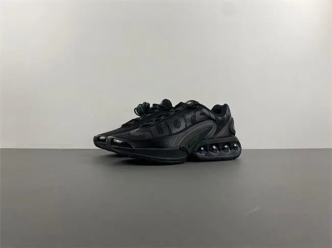 Supreme x Nike Air Max Dn “Black”  BEC579