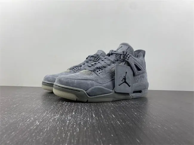 Jordan 4 Retro Kaws 