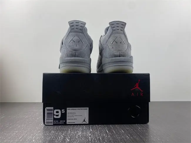 Jordan 4 Retro Kaws 
