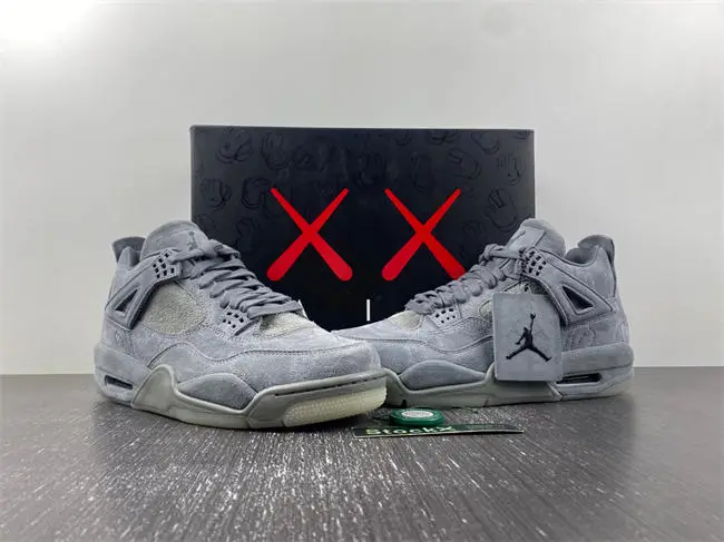 Jordan 4 Retro Kaws 