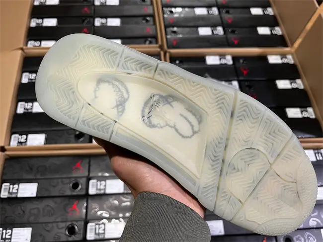 Jordan 4 Retro Kaws 