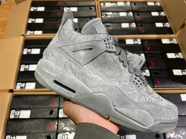 Jordan 4 Retro Kaws 