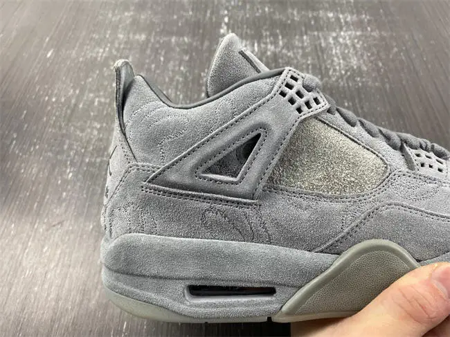 Jordan 4 Retro Kaws 