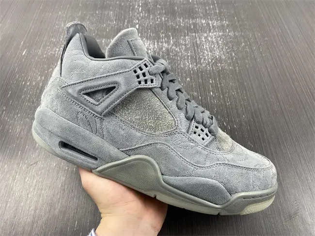 Jordan 4 Retro Kaws 