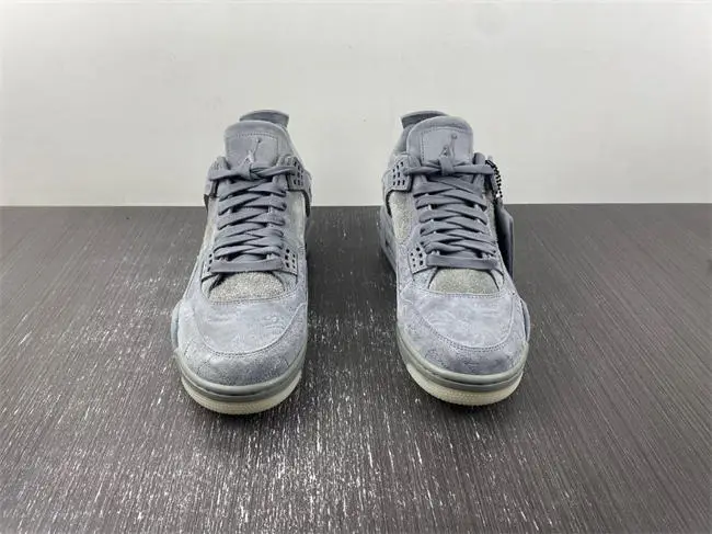 Jordan 4 Retro Kaws 