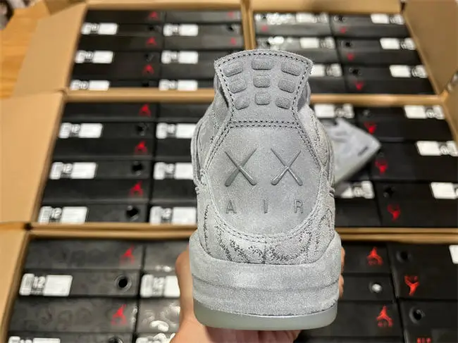 Jordan 4 Retro Kaws 