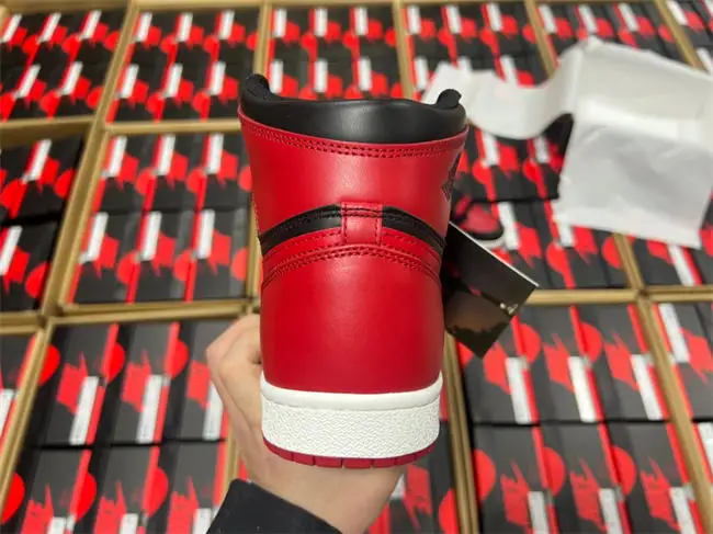 Air Jordan 1 High ’85 “Bred” Color: Black Varsity Red-White 