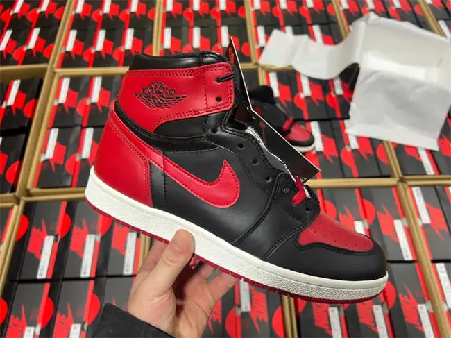 Air Jordan 1 High ’85 “Bred” Color: Black Varsity Red-White 