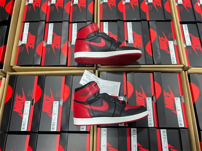 Air Jordan 1 High ’85 “Bred” Color: Black Varsity Red-White 