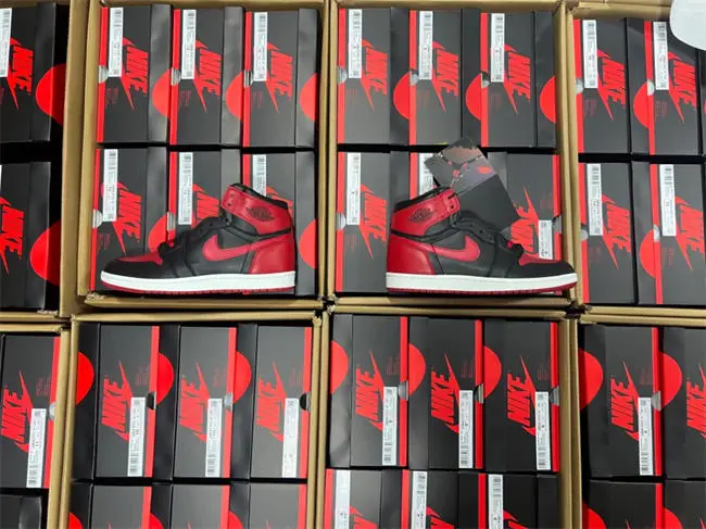 Air Jordan 1 High ’85 “Bred” Color: Black Varsity Red-White 