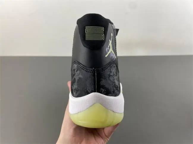 Air Jordan 11 “Sneaker 
