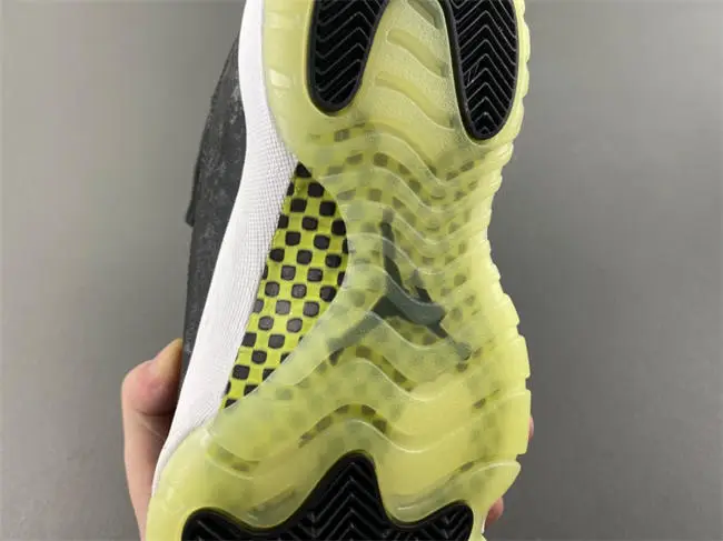 Air Jordan 11 “Sneaker 