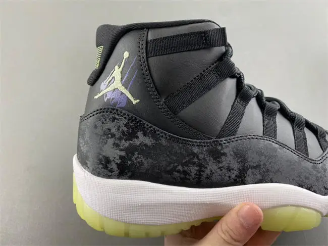 Air Jordan 11 “Sneaker 