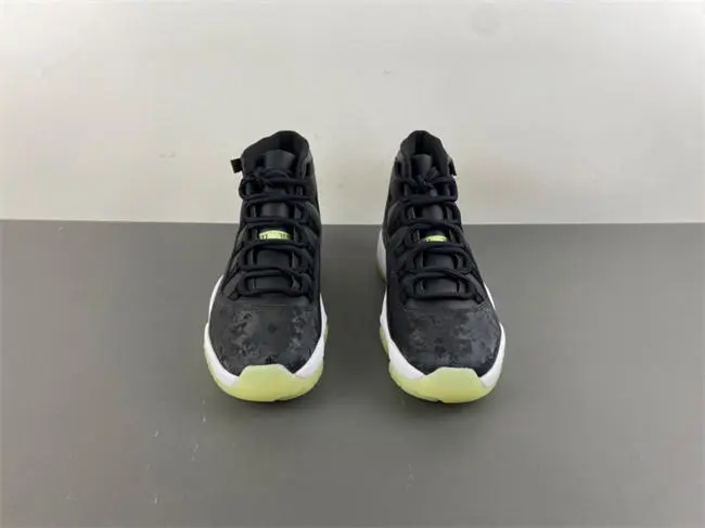 Air Jordan 11 “Sneaker 