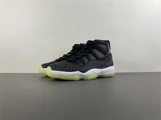 Air Jordan 11 “Sneaker 