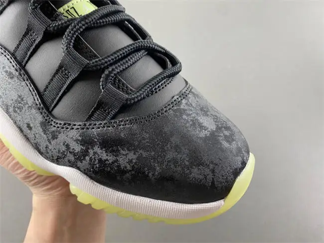 Air Jordan 11 “Sneaker 