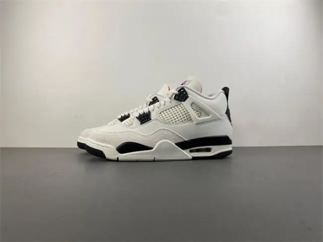 Air Jordan 4“Flight Club”  Sail Black-University 