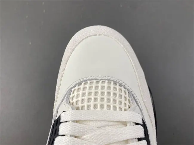 Air Jordan 4“Flight Club”  Sail Black-University 