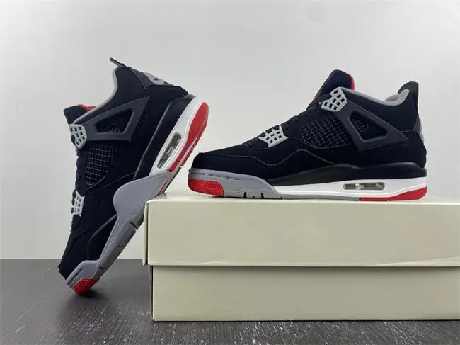 Jordan 4 Retro Bred (2019) 