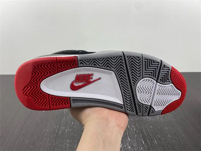 Jordan 4 Retro Bred (2019) 