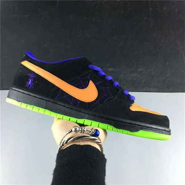 Nike SB Dunk Low Night of Mischief Halloween 