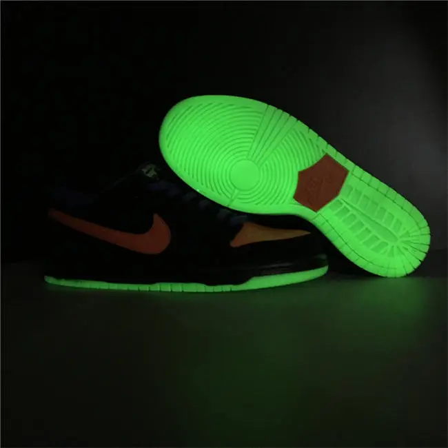 Nike SB Dunk Low Night of Mischief Halloween 