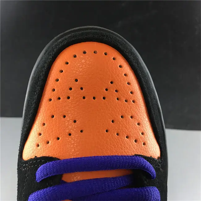 Nike SB Dunk Low Night of Mischief Halloween 