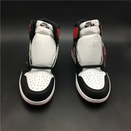 Jordan1 Retro Black Toe 