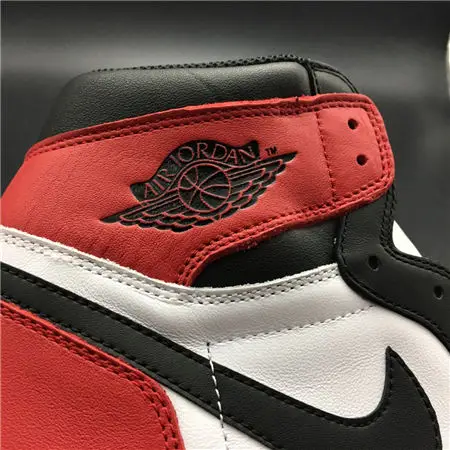 Jordan1 Retro Black Toe 