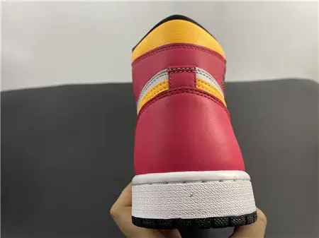 Jordan1 OG Light Fusion Red 