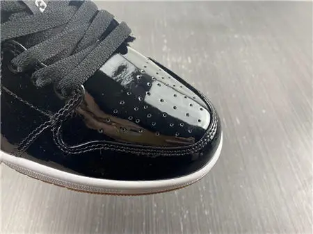 Jordan1 Retro Black Gold Patent 
