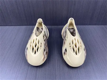 ADIDAS YEEZY Foam RNNR MX Cream Clay 