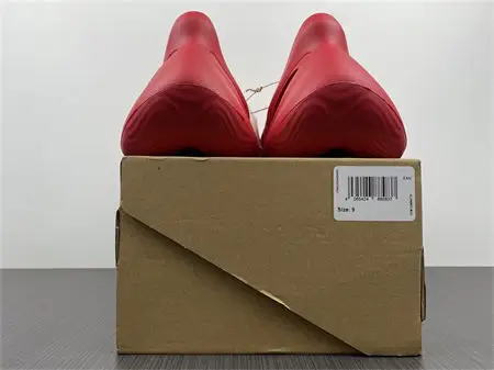 ADIDAS YEEZY Foam RNNR Vermillion 