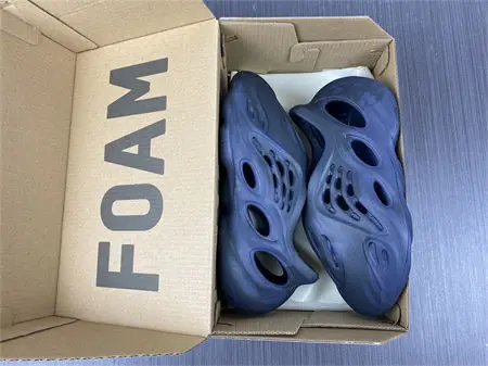 ADIDAS YEEZY Foam RNNR Mineral Blue 