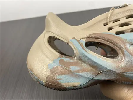 ADIDAS YEEZY Foam RNNR MX Sand Grey 