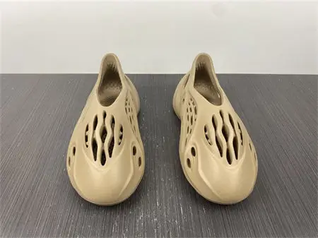 ADIDAS YEEZY Foam RNNR Mist 
