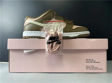 Nike Dunk SB Low Stussy Cherry 