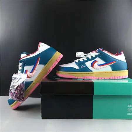 Nike SB Dunk Low 