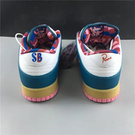 Nike SB Dunk Low 