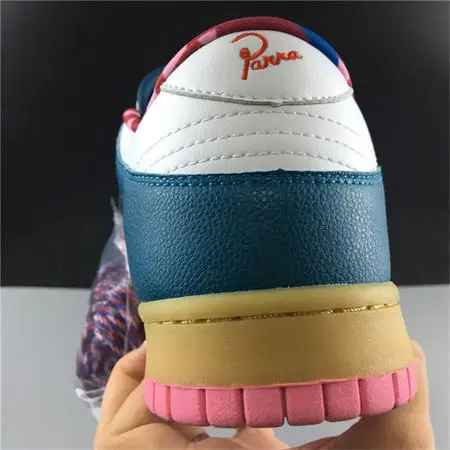 Nike SB Dunk Low 