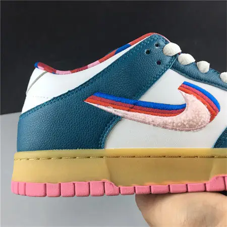 Nike SB Dunk Low 