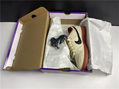 Nike SB Dunk Low Pro Hennessy 