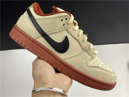 Nike SB Dunk Low Pro Hennessy 