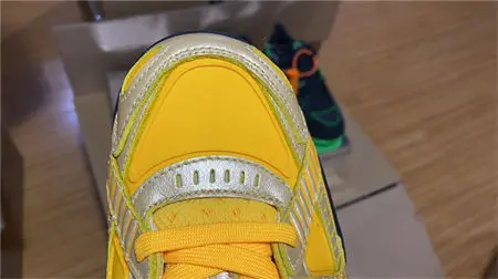 Nike Air Rubber Dunk Off-White University Gold 