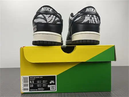 Nike SB Dunk Low OG QS Quartersnacks Zebra 